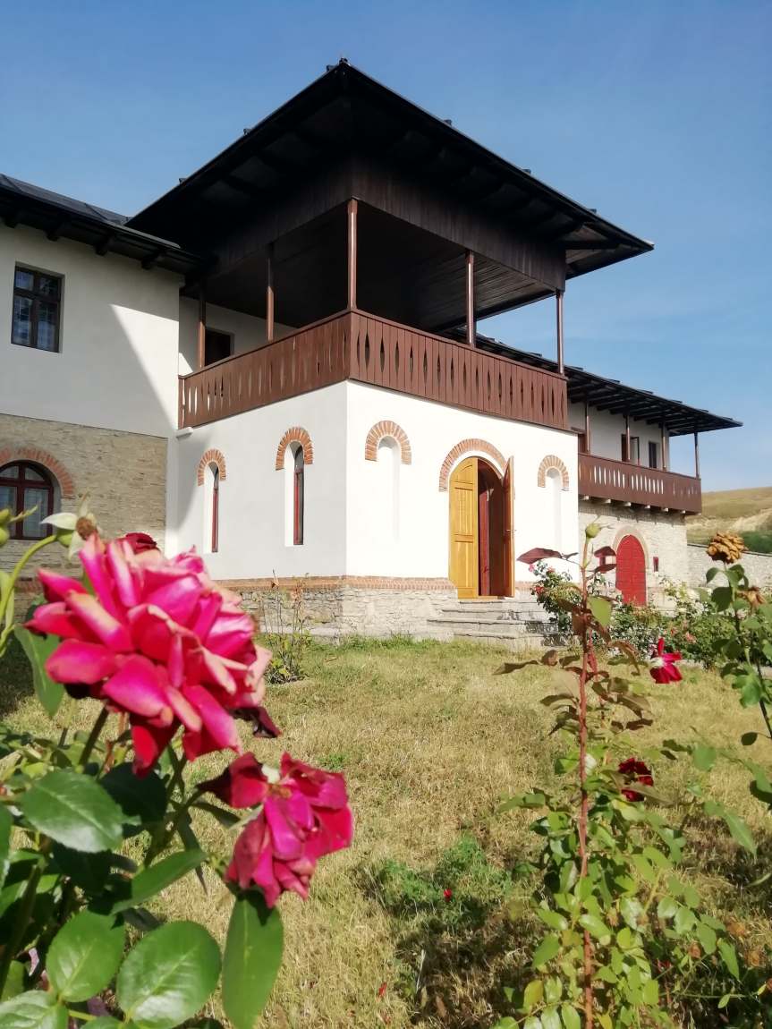 70382686_421568335145274_5183851335283376128_n