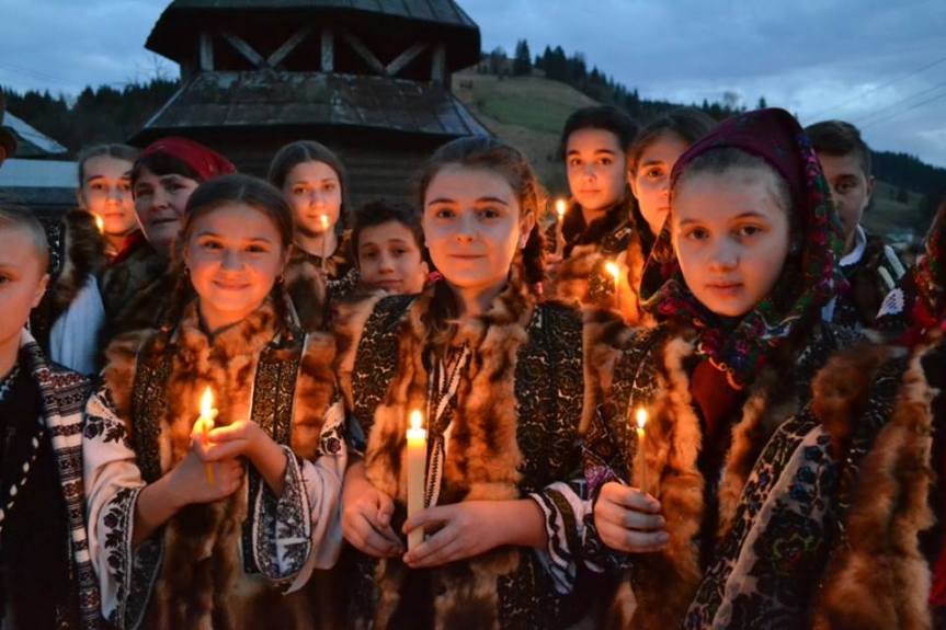 Daniela Luminița Ceredeev: „Deniile din Săptămâna Mare îmi rămân icoanele cele mai daurite de lumina Binelui dumnezeiesc, din vremea&nbsp;copilăriei.”