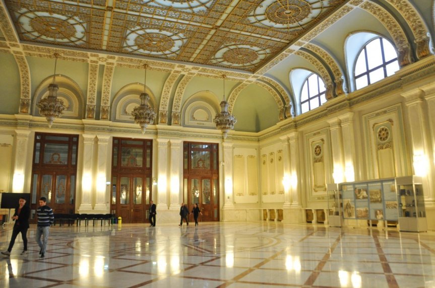 Expoziția  „Suceava 2022 – Vama speranței pe drumul durerii” în foaierul Senatului României, organizată de Ioan Cristian&nbsp;Șologon