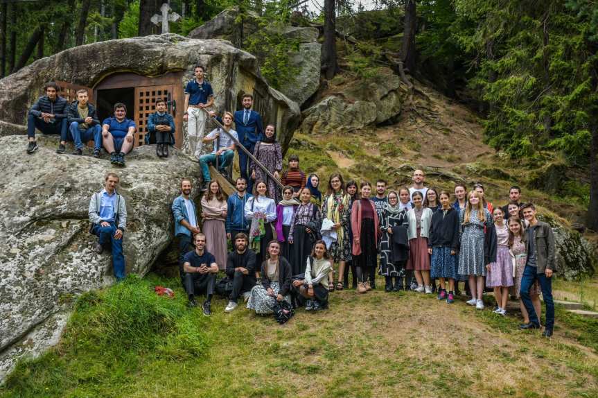 ASCOR Suceava a organizat la Putna tabăra „Să fim naționali cu fața spre&nbsp;universal”