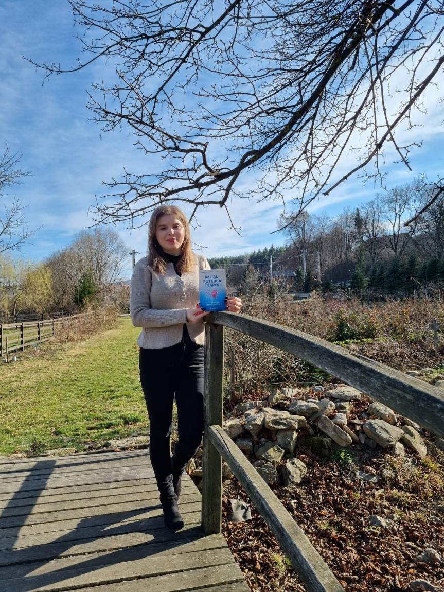  Lilioara-Mariana Popescu: Îmi iau puterea înapoi&nbsp;(recenzie)