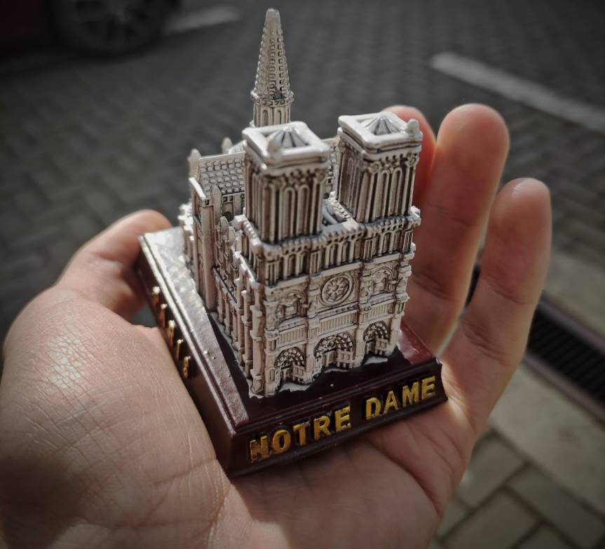 Tudor Caciur-Aioanei: „s-a așternut praful pe&nbsp;Notre-Dame”