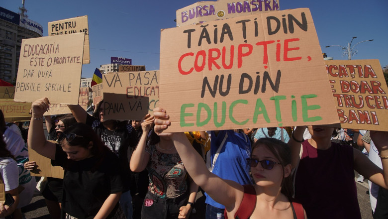 Huţuleac Ovidiu: Nu vă faceți profesori – o posibilă salvare a&nbsp;națiunii