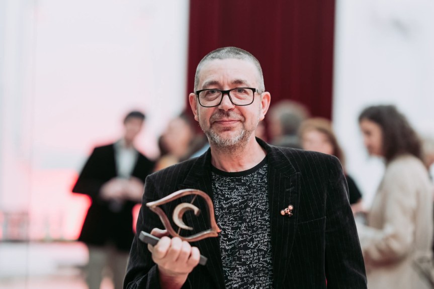 Vasile Ernu: Ministrul Apărării: a fost sau nu a&nbsp;fost?